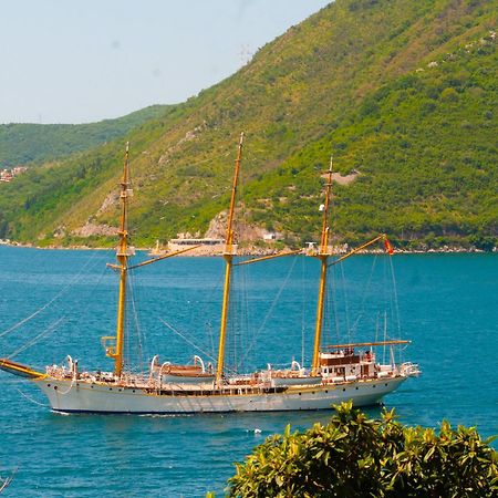 Apartment Mediterraneo Seagull Perast Luaran gambar